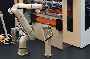 Cobot-Integrated Bending Systems